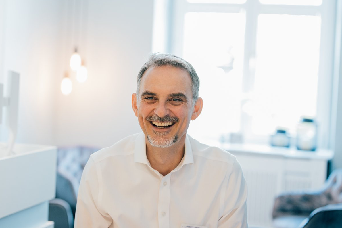 Zahnarzt Haidhausen München am Volksbad nahe Rosenheimer Platz- Professionelle Zahnreinigung Post